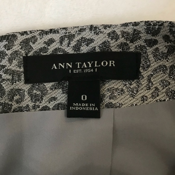 NWOT🌟 Ann Taylor Silver Knee Length Pencil Skirt - Picture 7 of 7